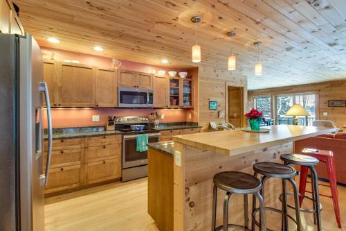 Dock & Foosball: Esquagama Lake Family Cabin in Biwabik (MN)