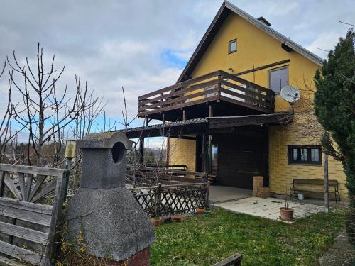 3 bedrooms, 7 beds