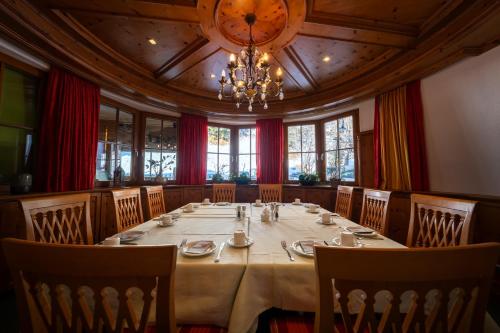 Hotel Garni Castel B&B – Ischgl, MO