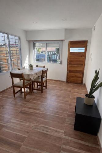 Depto Dora Patio y Garage Depto Pepe con Terraza y Parilla