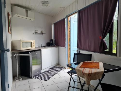 mahinas lodge in مهينا
