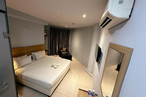room detail thumbnail 0