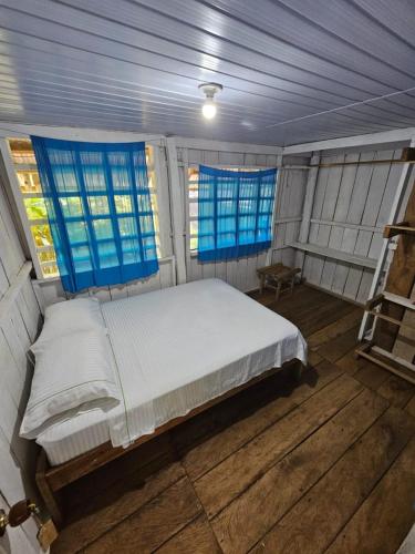 1 queen bed