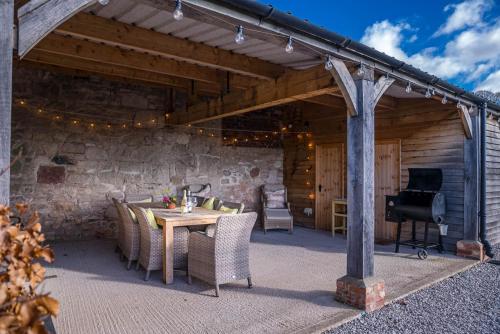 外部景觀, The-Longbarn in 魯思因