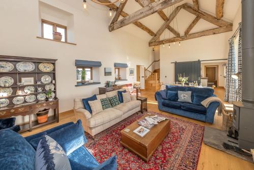 外部景觀, The-Longbarn in 魯思因