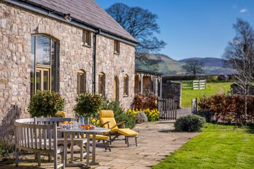 外部景觀, The-Longbarn in 魯思因