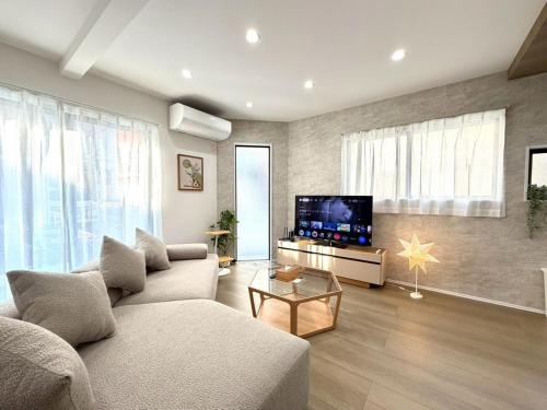 全新北歐奶油風民宿 日居Koguma 光 西九条站4分鐘直達USJ 關西機場 梅田 難波