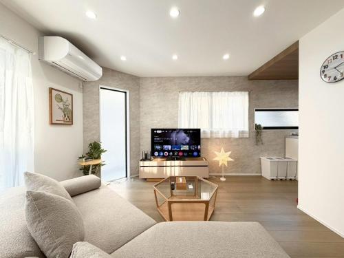 全新北歐奶油風民宿 日居Koguma 光 西九条站4分鐘直達USJ 關西機場 梅田 難波