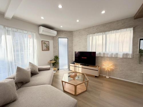 全新北歐奶油風民宿 日居Koguma 光 西九条站4分鐘直達USJ 關西機場 梅田 難波