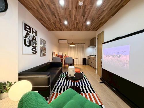 全新包浩斯Bauhaus風格民宿 日居Koguma 冬冬居 大正站5分 直達關西機場 梅田 心齋橋