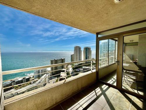 Apartment with Clear Ocean View