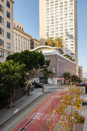 Nob Hill Charm 2