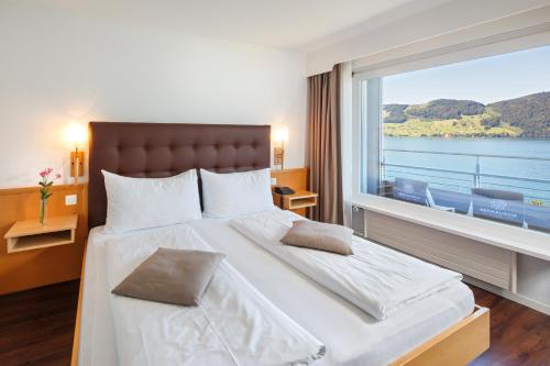 Panorama Double or Twin Room with Lake View and Balcony