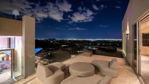 View, Camelback Mountain Luxury Pool, Golf, & Views in Paradise Valley