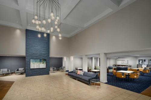 Lobby, Courtyard by Marriott Chicago Midway Airport in Chicago Midway International Airport