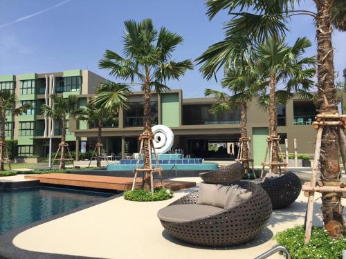 LPN Cha-am Beachfront Wifi 10m toBeach 1BR ติดทะเล - 숙소 외관