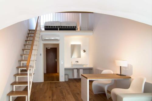 Downtown Vi Vadi Hotel, München