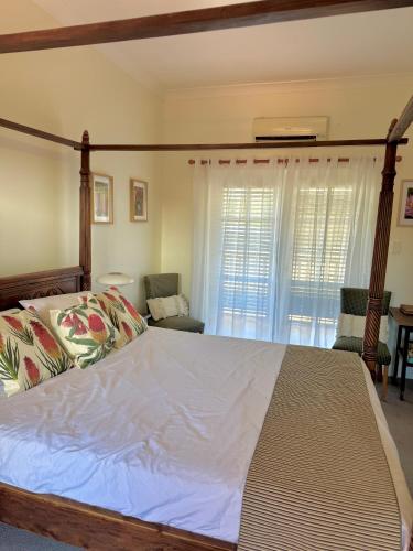 . York Wildflower Junior Suite