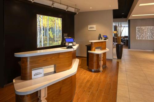 Előcsarnok, Courtyard by Marriott Lenox Berkshires in Lenox (Massachusetts)