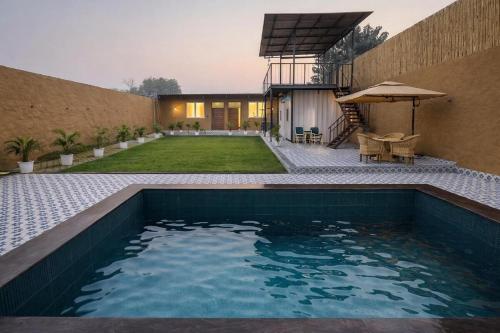 Mud Meadows - Peace and Tranquility 3br Farm — other in K91819, Anangpur, Faridabad, 121003, India