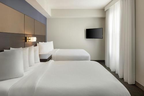 2 bedrooms, 4 beds