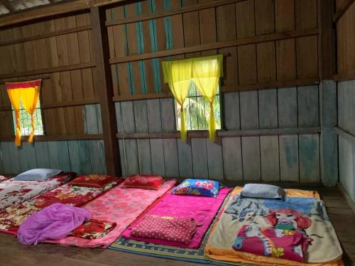 សុខ ស្រីមុំ Sok Sreymom Homesty in Stueng Saen