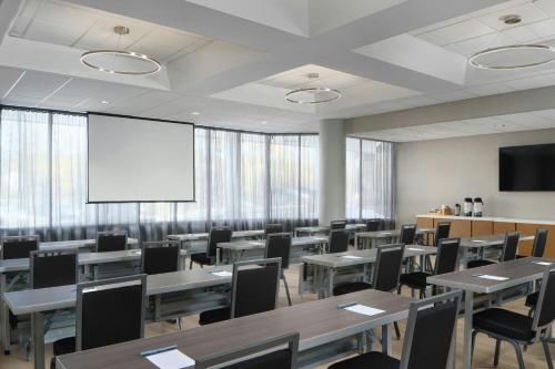 Comfort Suites Raleigh Durham Airport/RTP - image 11