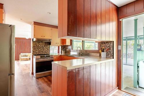 Kona Farm Stay, Ocean and Sunset Views in Honalo (HI)