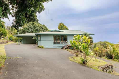 Kona Farm Stay, Ocean and Sunset Views in Honalo (HI)