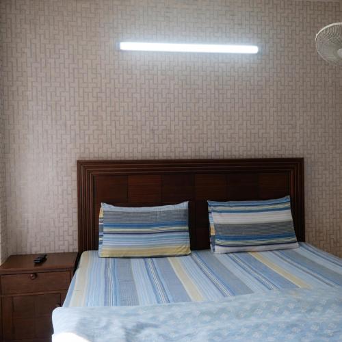 Crescent Cozy Apartment - image 9