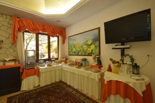 Hotel Ristorante Pineta - image 9