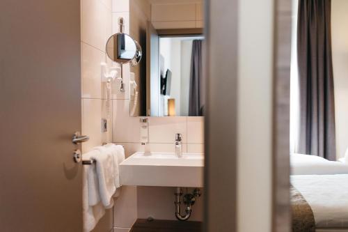 Hotel Sion – Cologne, IA