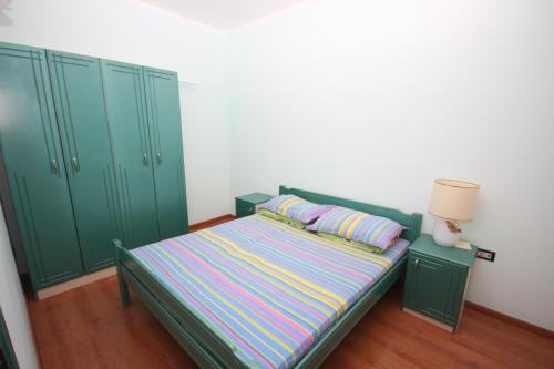 One-Bedroom Apartment image 5