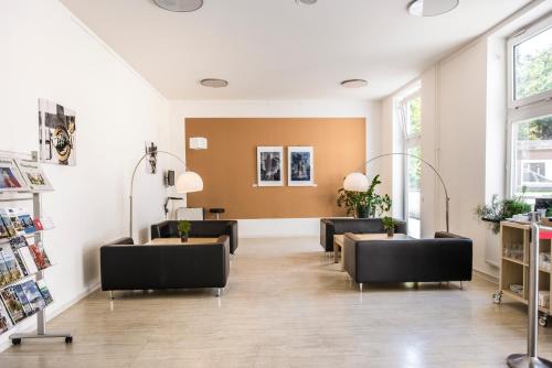 ล็อบบี้, CJD Bonn Castell in บอนน์