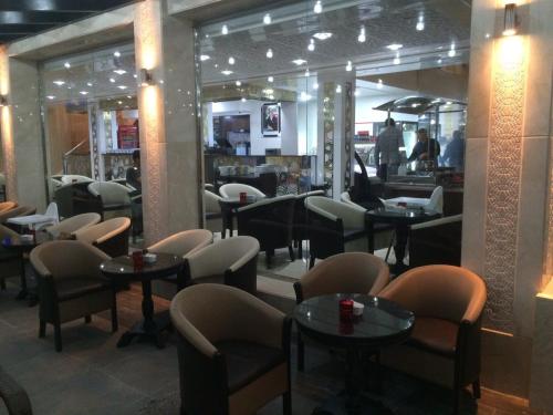 Pub/salon, Bellington Appart Hotel in Saidia