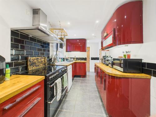 Cosy Cornish Cottage with Parking in St Newlyn East