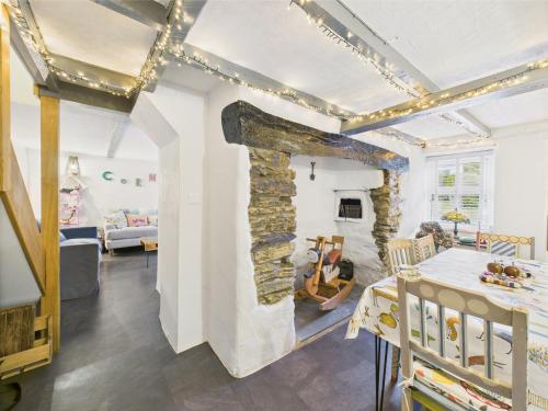 Cosy Cornish Cottage with Parking in St Newlyn East
