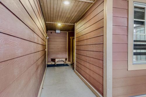 202 B Town Pointe condo - image 10