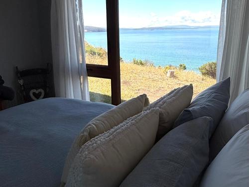 Waterfront - Bluff Beach House, Park Beach in Dodges Ferry