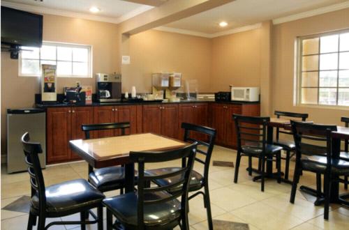 Rodeway Inn – Cartersville, GA