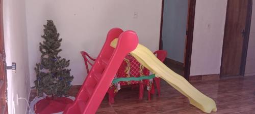 イタパリカ Casa terreo na ilha proximo ao Ferry Boat 2つ星 シングルルーム プール