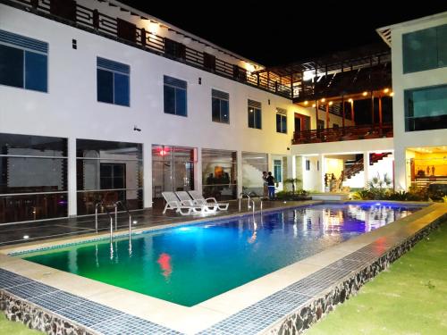 Peldbaseins, La Bocana de Quiximies Hotel in Kodžimjesa