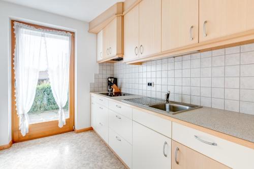 Apartment with Mountain View