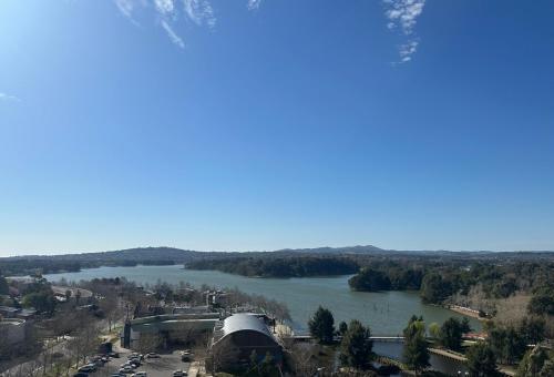 Lake Views Belconnen apartment with 2 bedrooms and sofa bed in بلكونين