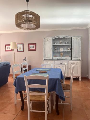Iekārtas, Maison chaleureuse in Mezos ciems