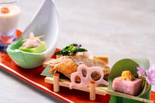 room detail thumbnail 2