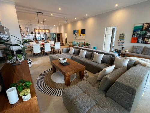 Villa Serenity Beachfront Bali in 賽里利特