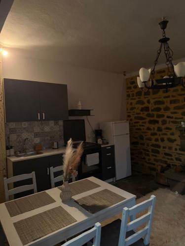 주방, bourazani treis xarites in 클레이도니아