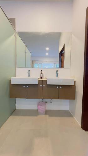 Jungle Breeze Bungalow, Fast WiFi, Quiet Retreat in Dan Mai