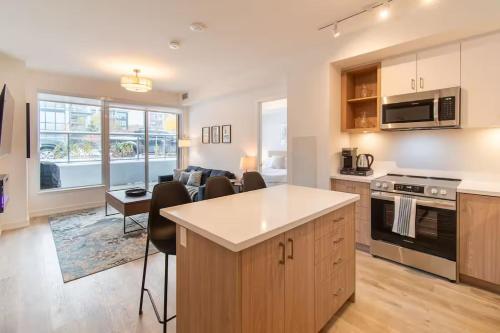 PET FRIENDLY CONDOS at FRIDAY HARBOUR in Innisfil (ON)